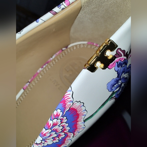 Tori Burch Elana Heel. Nearly New! Never worn. - Picture 6 of 11